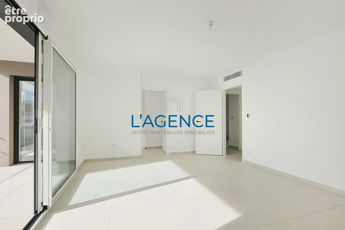 Appartement T4 neuf de 80 m2 avec terrasse et garage double au centre ville de Hyères - photo 2