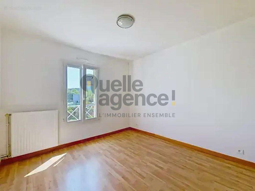 Cavale Blanche - Maison familiale 3 chambres, beau potentiel - photo 13