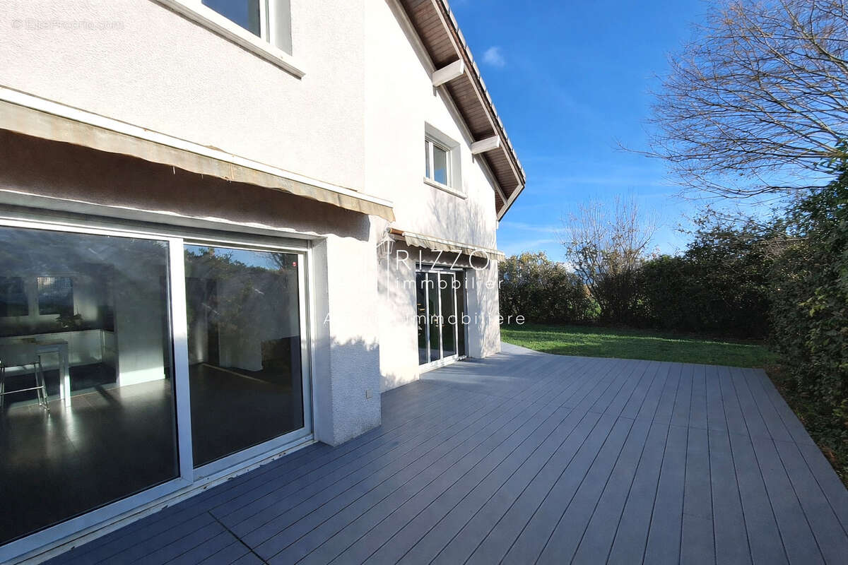 Maison à PREVESSIN-MOENS