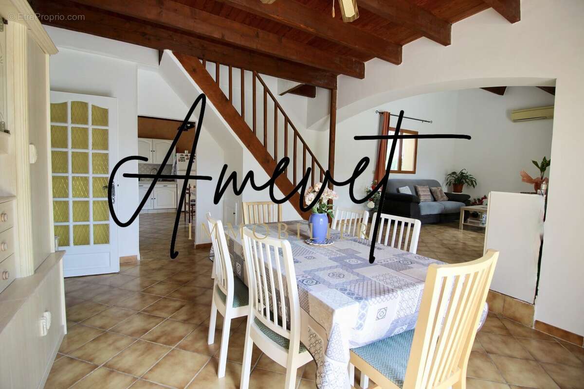 Maison 144 m² à Saint-Saturnin-Les-Avignon  - photo 2