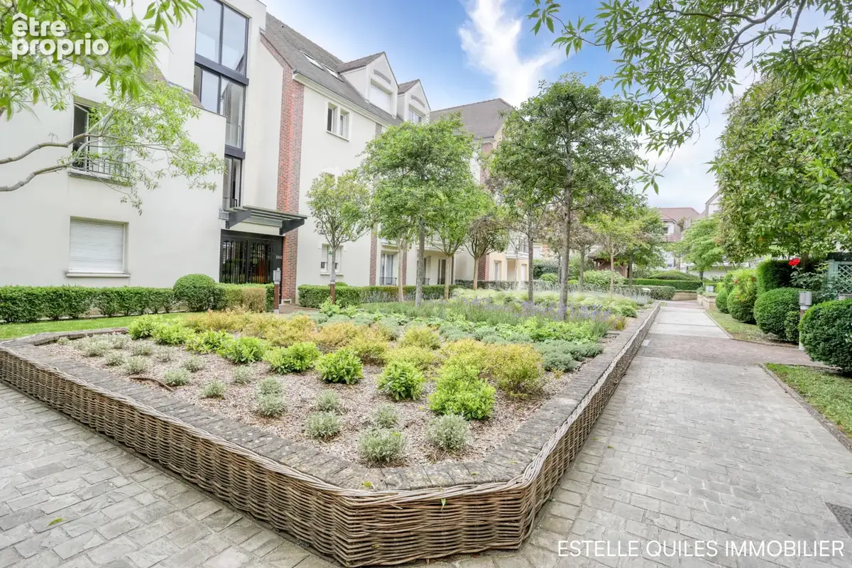 LE CHESNAY Place Dutartre. Appartement 2 pièces en dernier étage avec ascenseur, parking et cave - photo 10