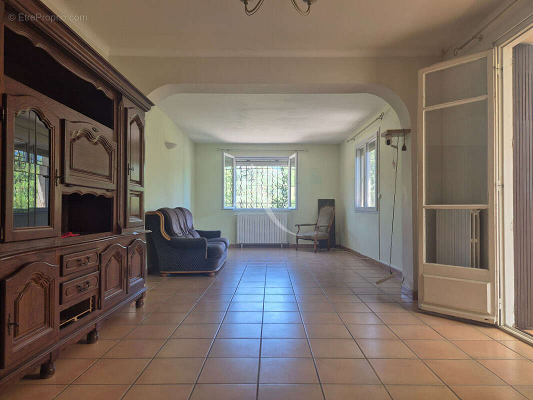 Maison plain-pied  avec 1000 m² de terrain POUSSAN - photo 6