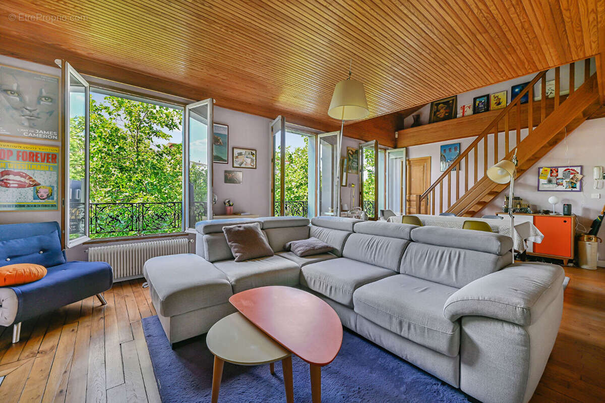 Appartement à PARIS-14E