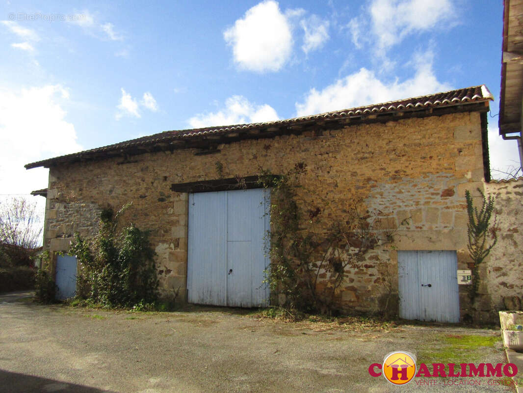 Maison à COGNAC-LA-FORET