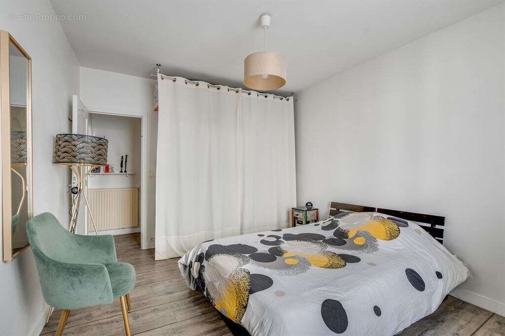 Appartement à PARIS-20E