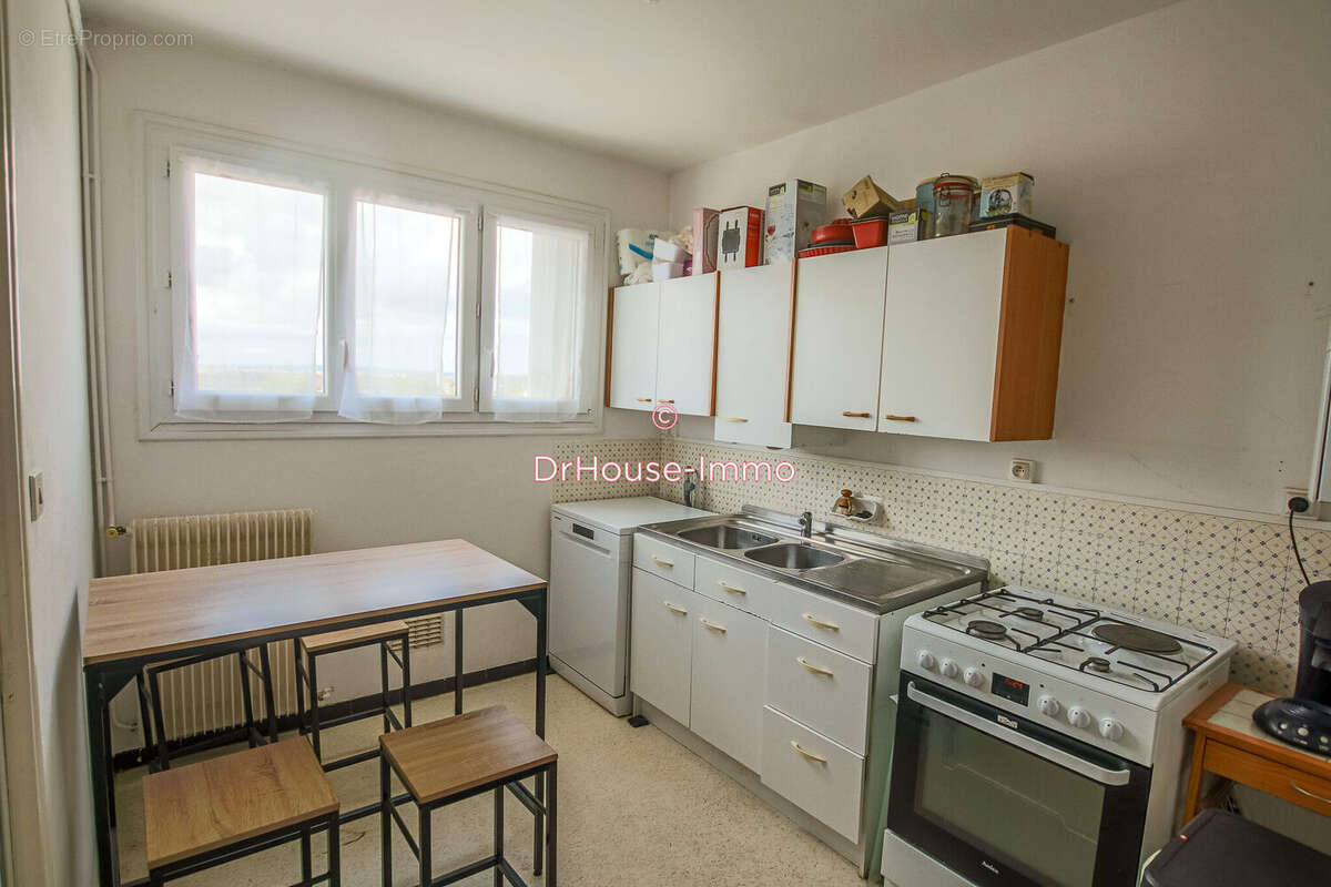 Appartement 79 m² à Luce  - photo 12
