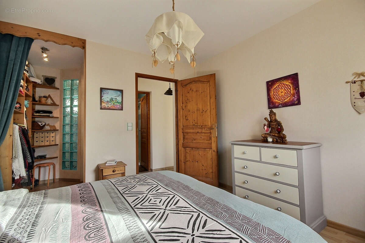 Maison à MARIGNIER