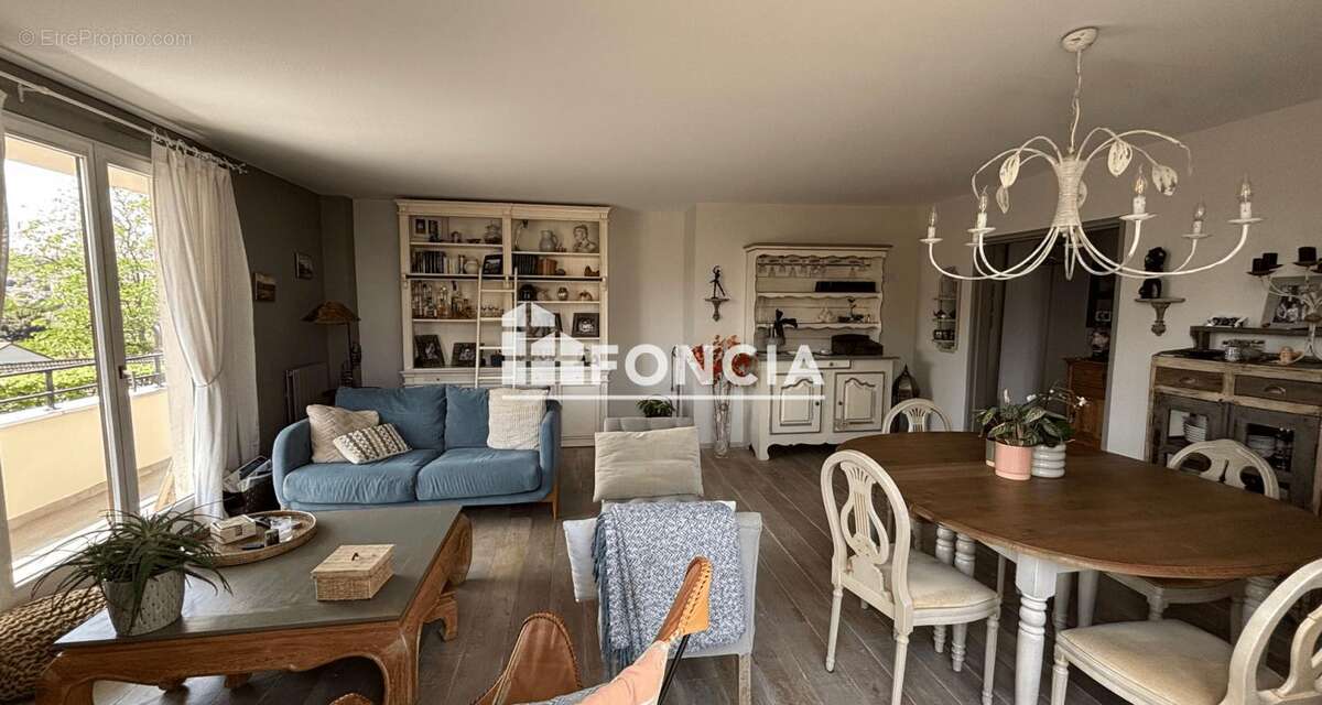 Appartement à SAINT-GRATIEN