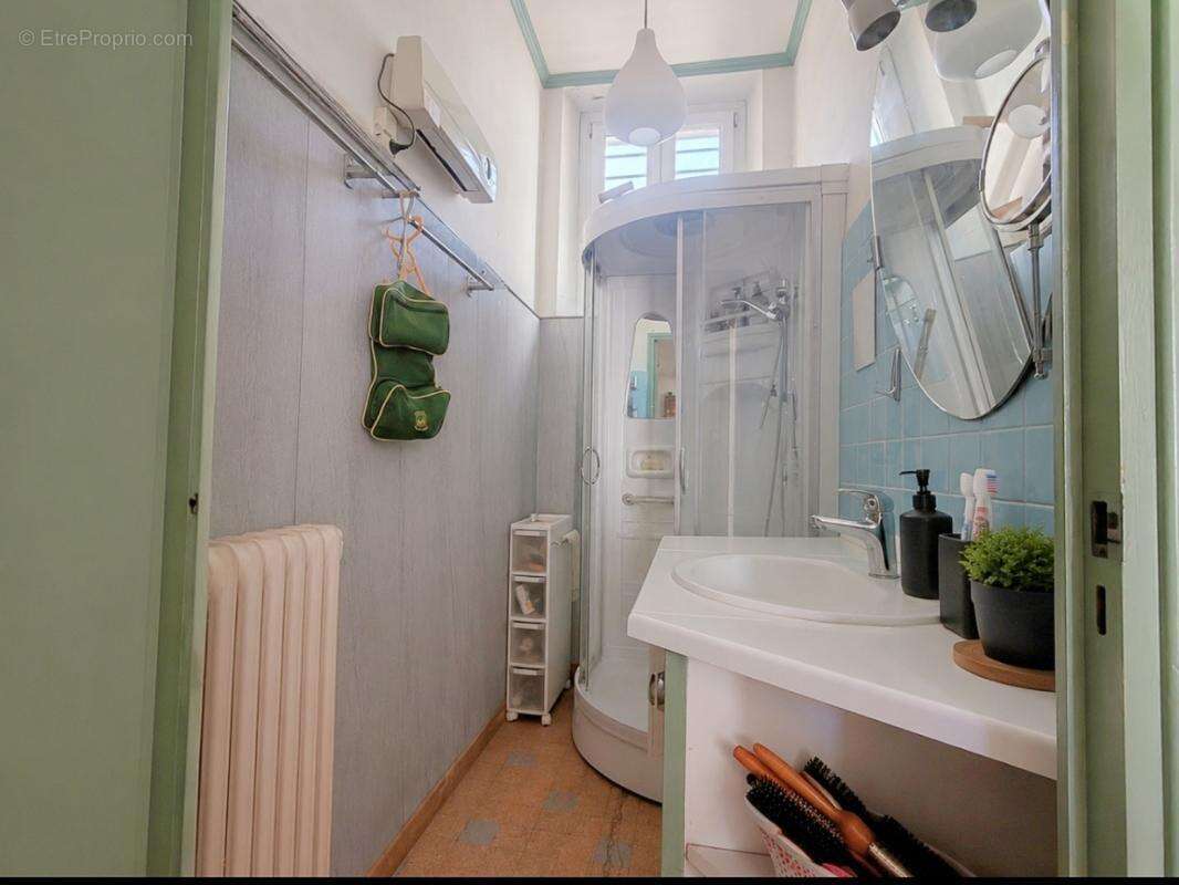 Appartement à MARSEILLE-1E