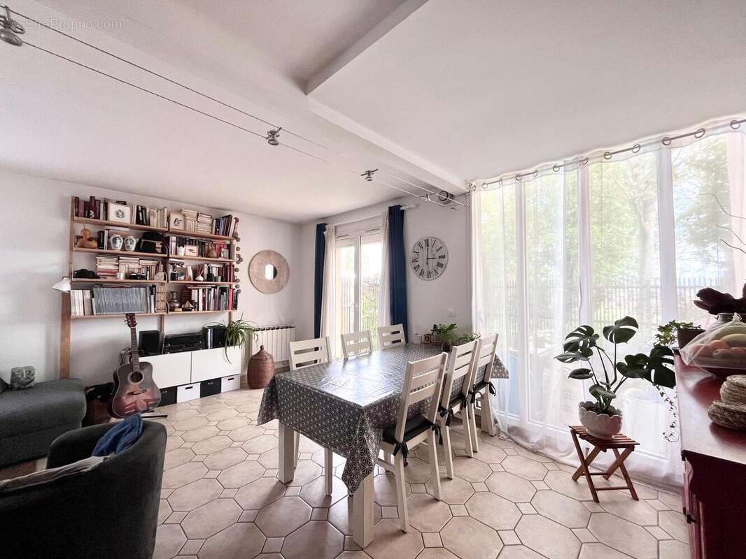 Photo 2 - Appartement à ANDRESY