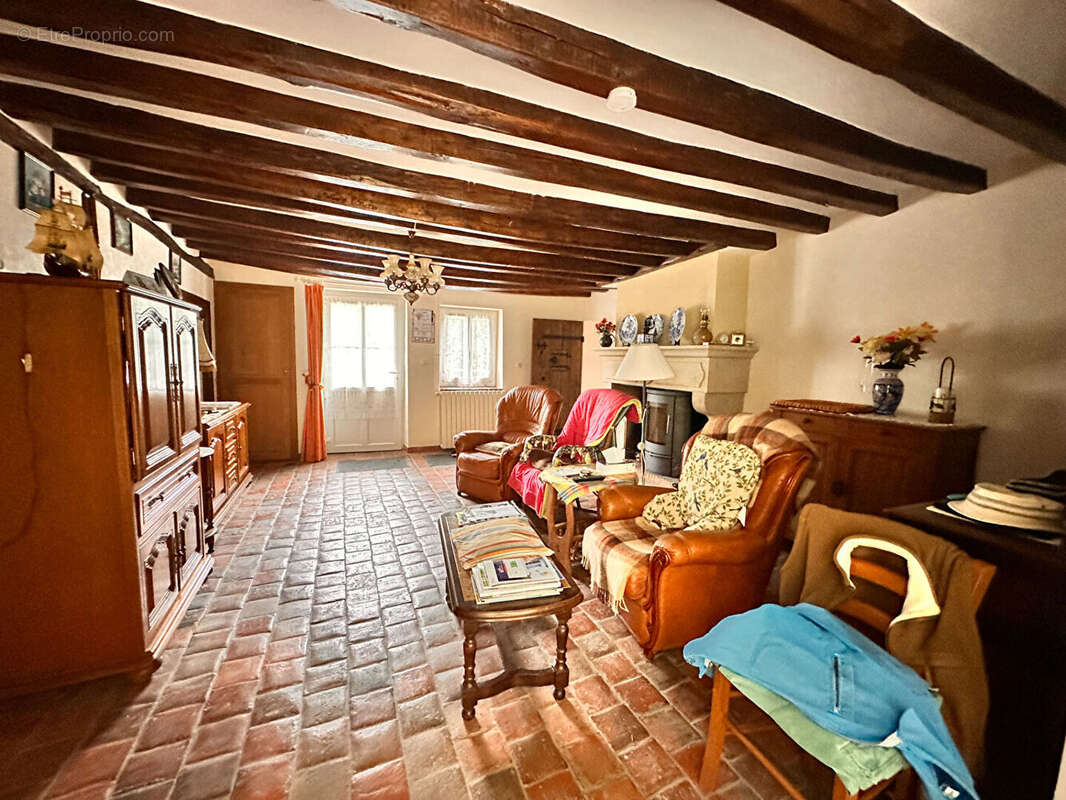Maison à IVOY-LE-PRE
