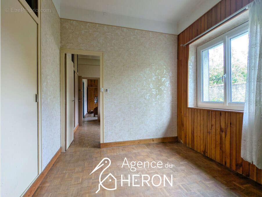 Maison à LA MADELEINE-SUR-LOING