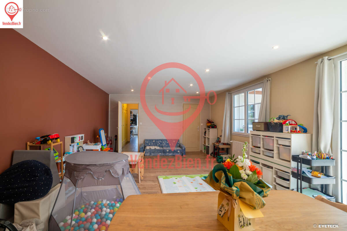 Maison à NEUVY-EN-SULLIAS