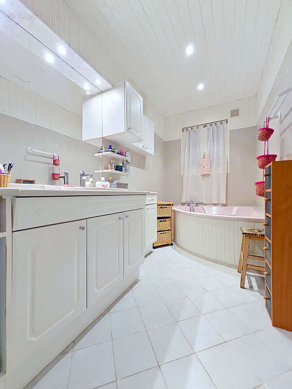 Maison Le Petit Quevilly 7 pièce(s) 131 m2 - photo 15