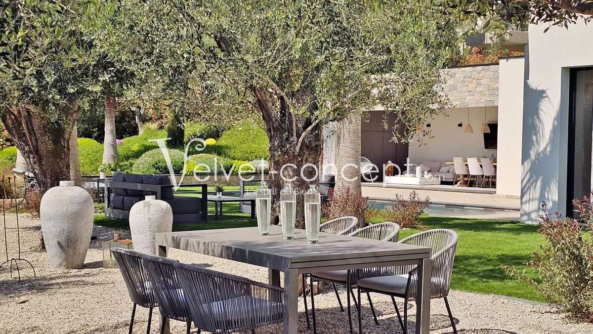 Maison à VALBONNE