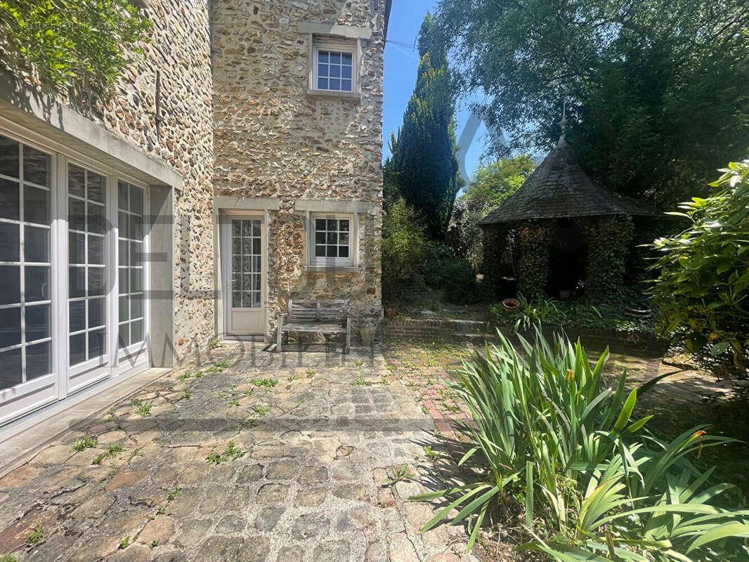 Maison à COULOMMIERS