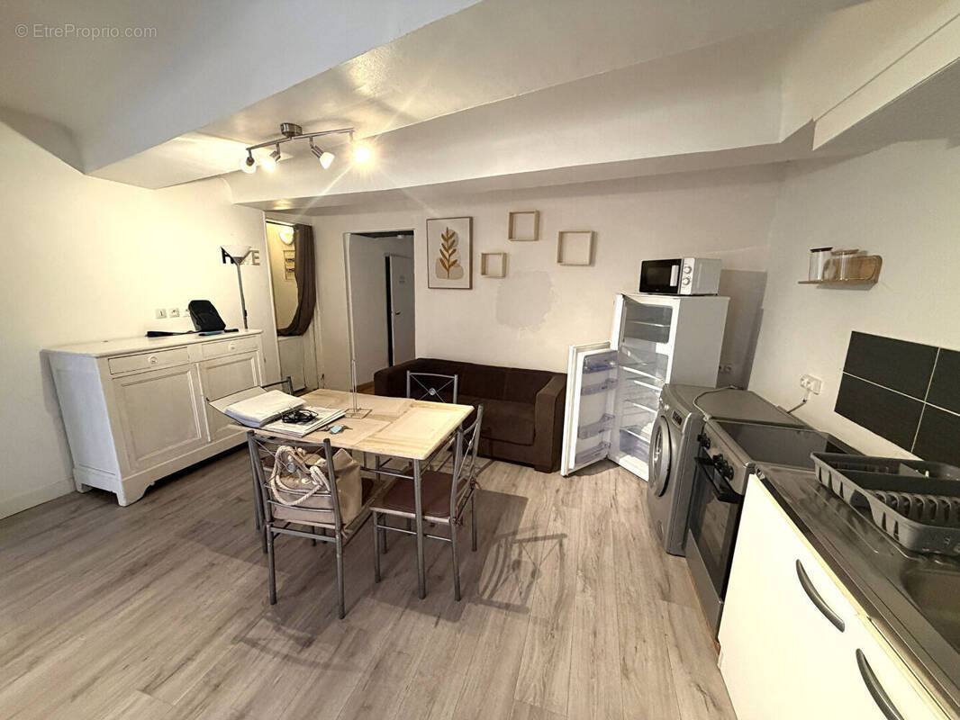 Appartement à SAINT-MITRE-LES-REMPARTS