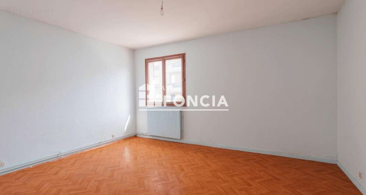 Appartement à LE PLESSIS-TREVISE