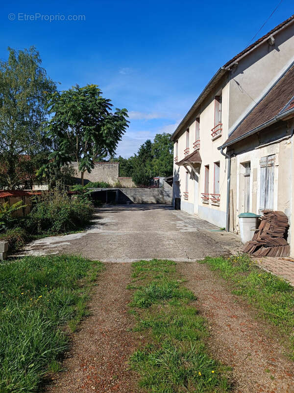 Maison à SANCERGUES