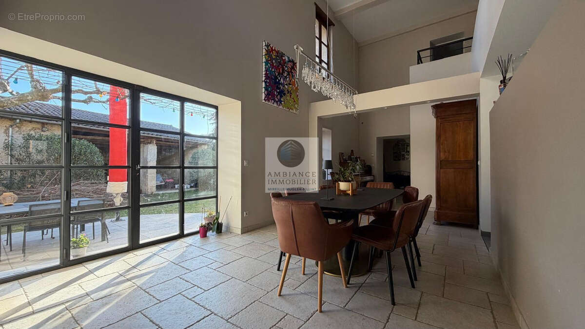 Maison à ETOILE-SUR-RHONE