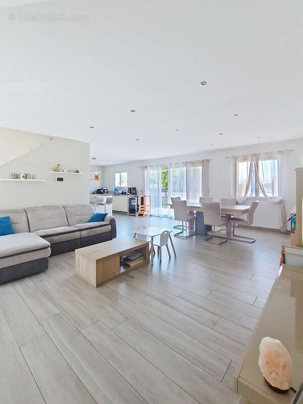 Maison à LIGNAN-SUR-ORB