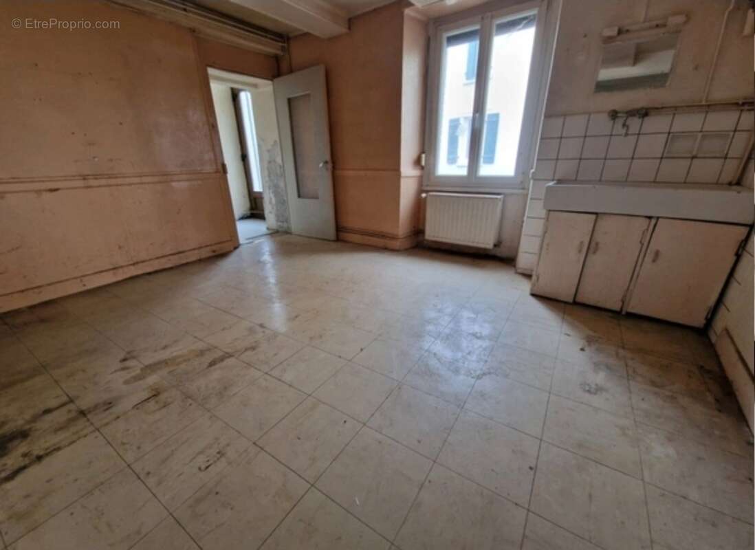 Maison à vendre 5 pièces vittel (88) avec cave, terrasse couverte, atelier, terrain - photo 9
