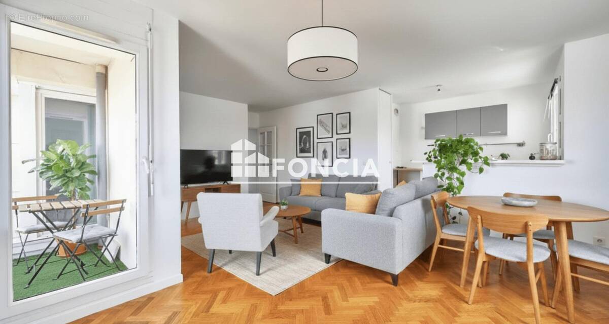 Appartement à SAINT-CYR-L'ECOLE