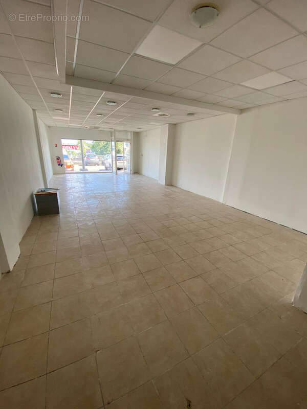 Commerce à BAIE-MAHAULT