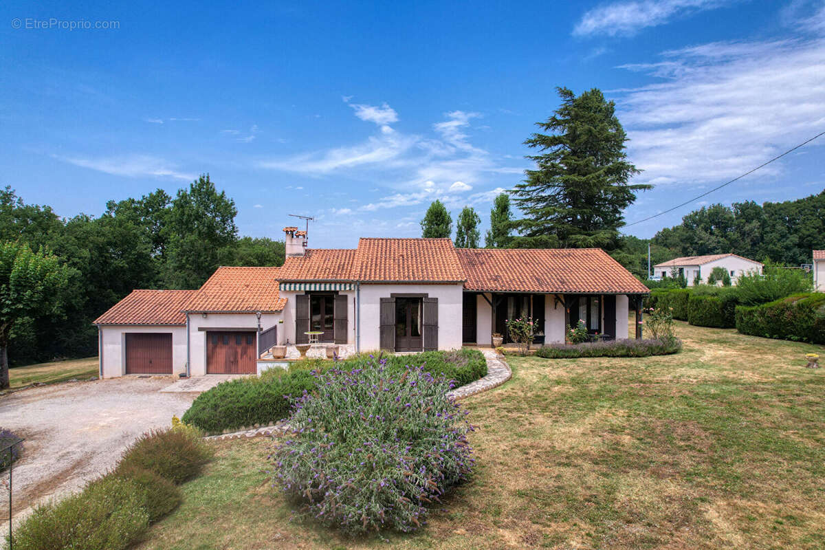 Maison à SAINTE-COLOMBE-DE-VILLENEUVE