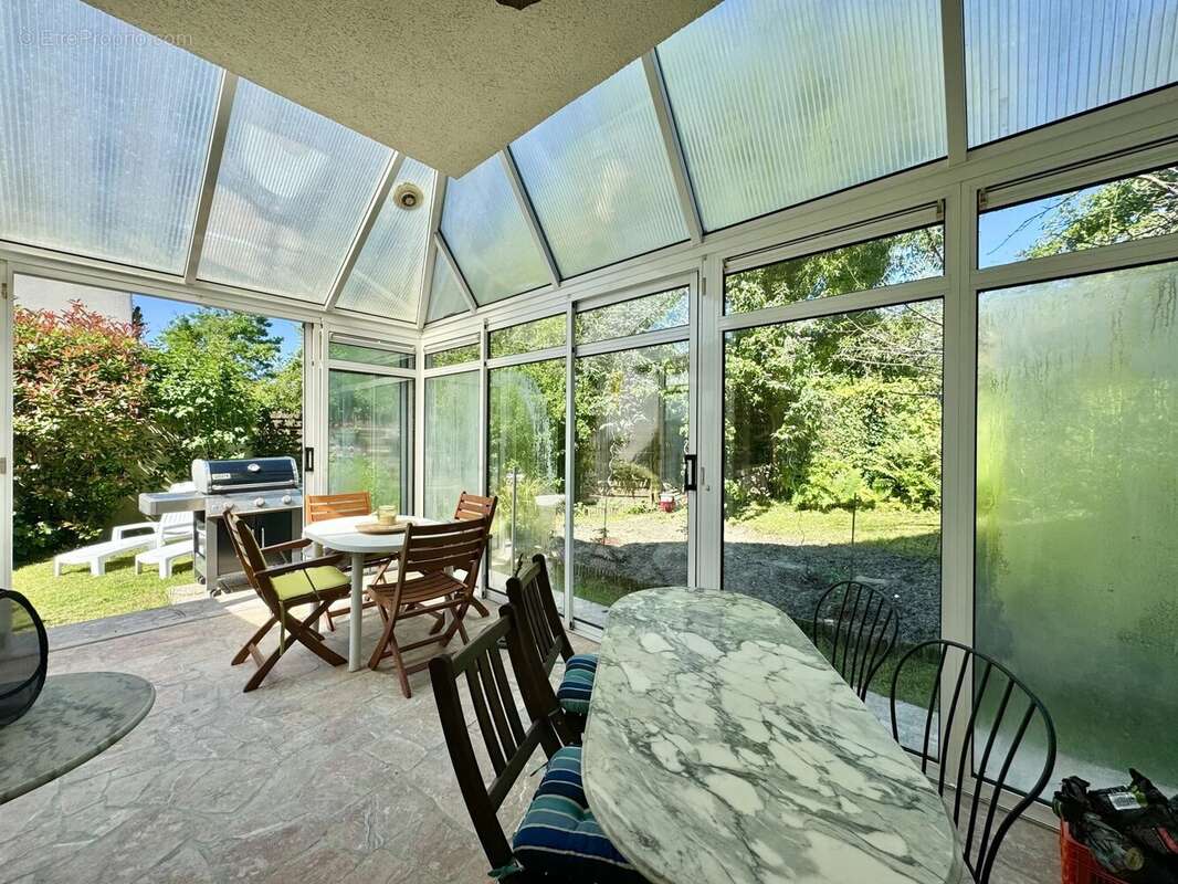 Maison 200 m² à Verrieres-Le-Buisson  - photo 3