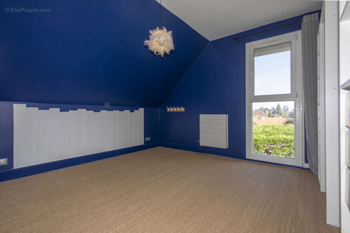 Maison à COMMELLE-VERNAY