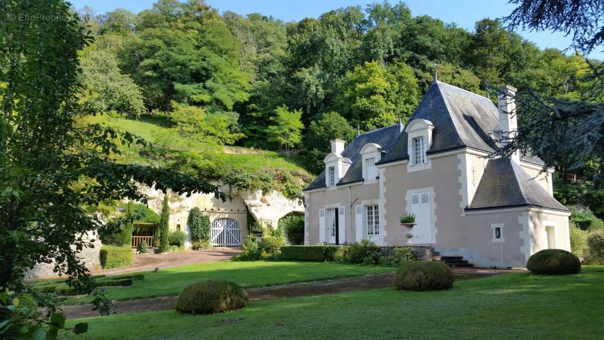 Maison à LA CHARTRE-SUR-LE-LOIR