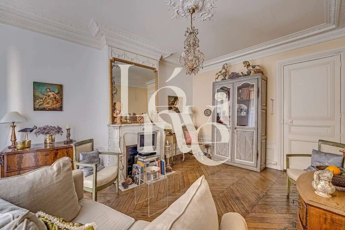 Commerce à PARIS-5E