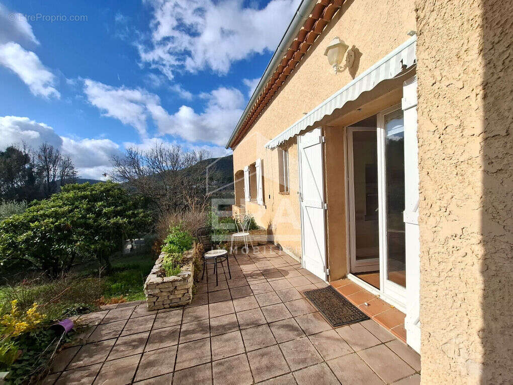 Maison à SAINT-ZACHARIE