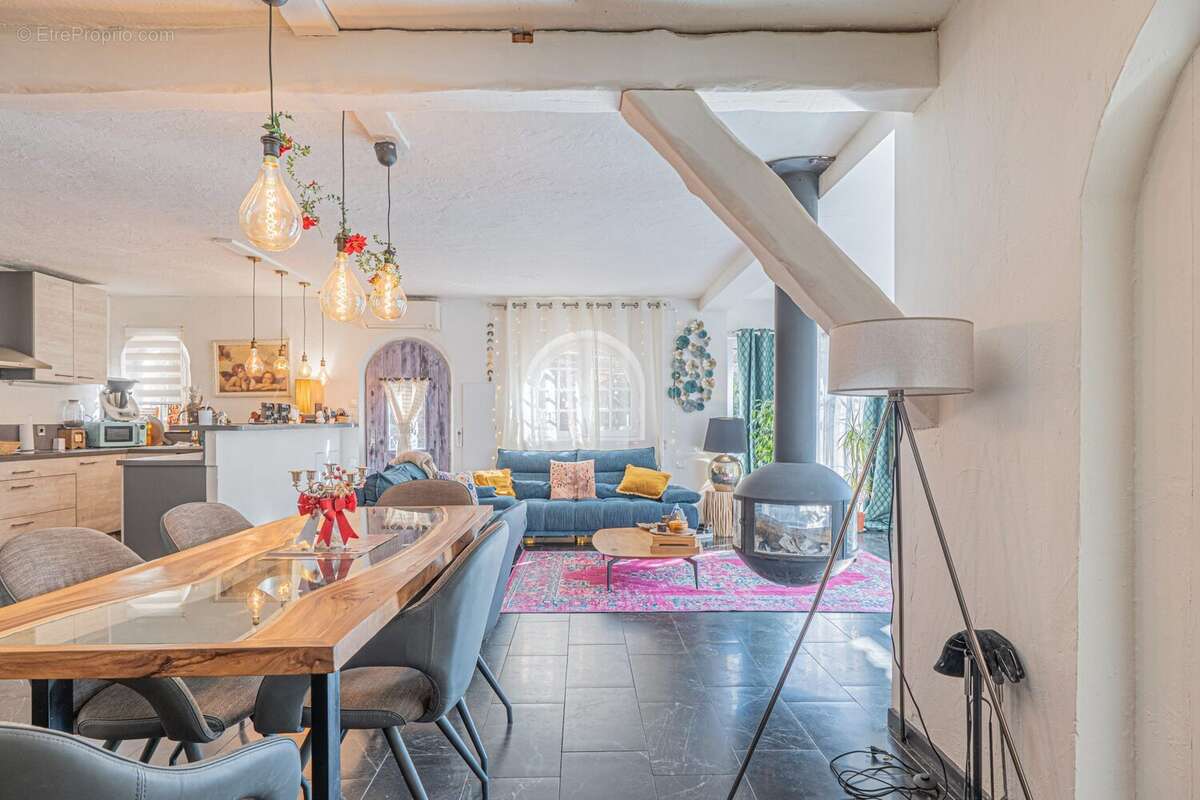 Maison à TOURRETTES-SUR-LOUP