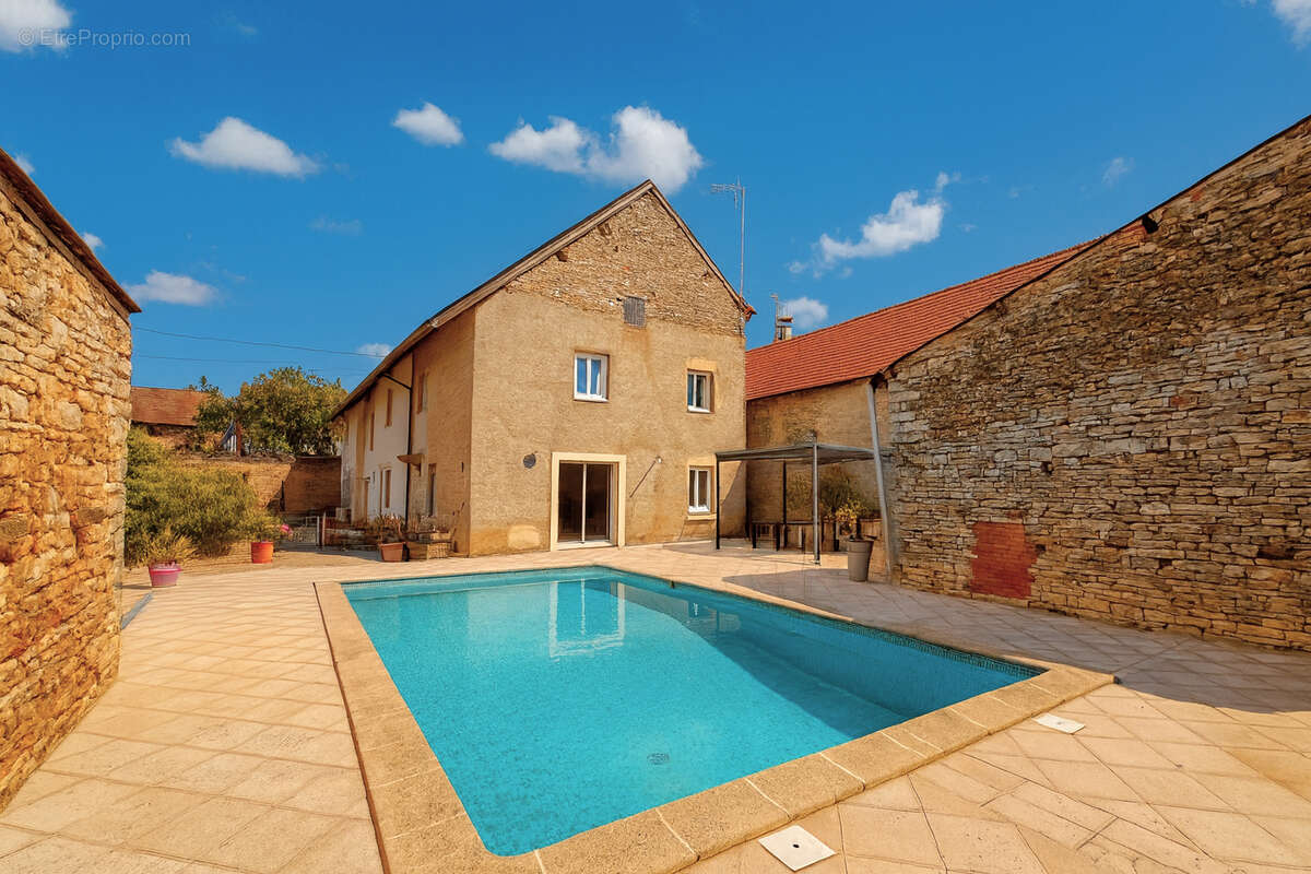 Maison à BOURBERAIN