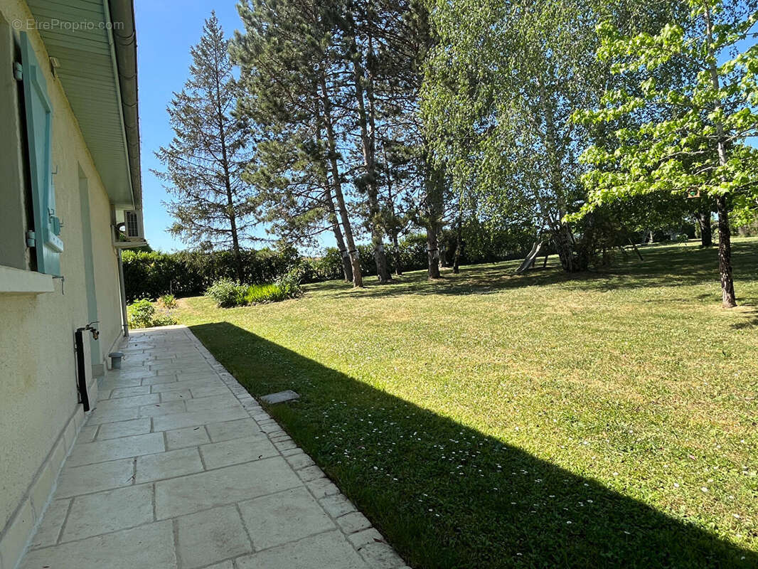 Maison à MOUTHIERS-SUR-BOEME