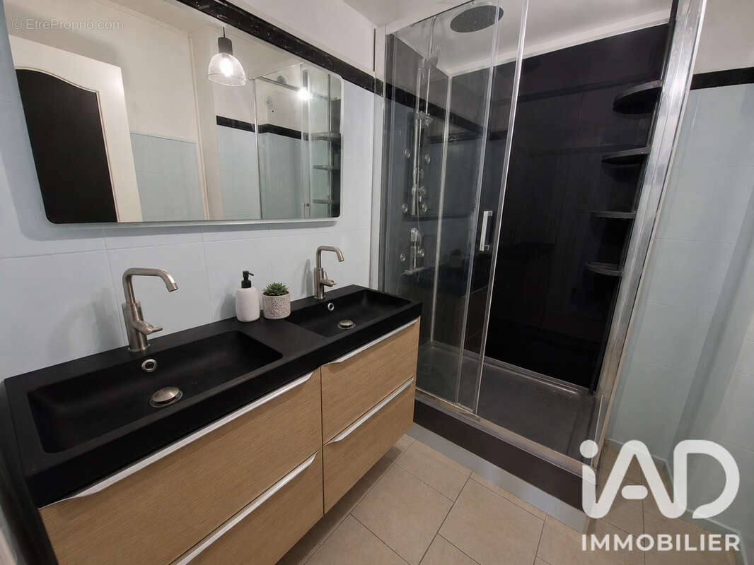 Appartement 76 m² à Saint-Pierre-Des-Corps  - photo 4