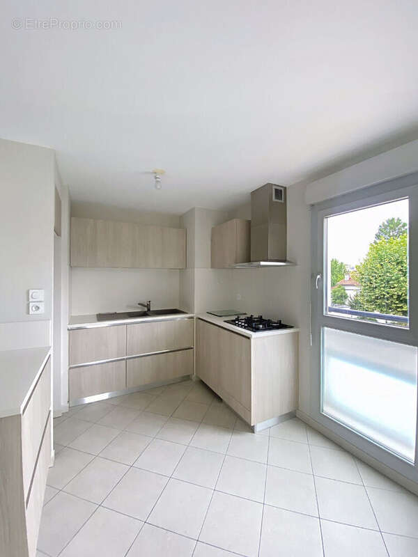 Genas appart T3  64m² jamais habité +Garage Double - photo 5