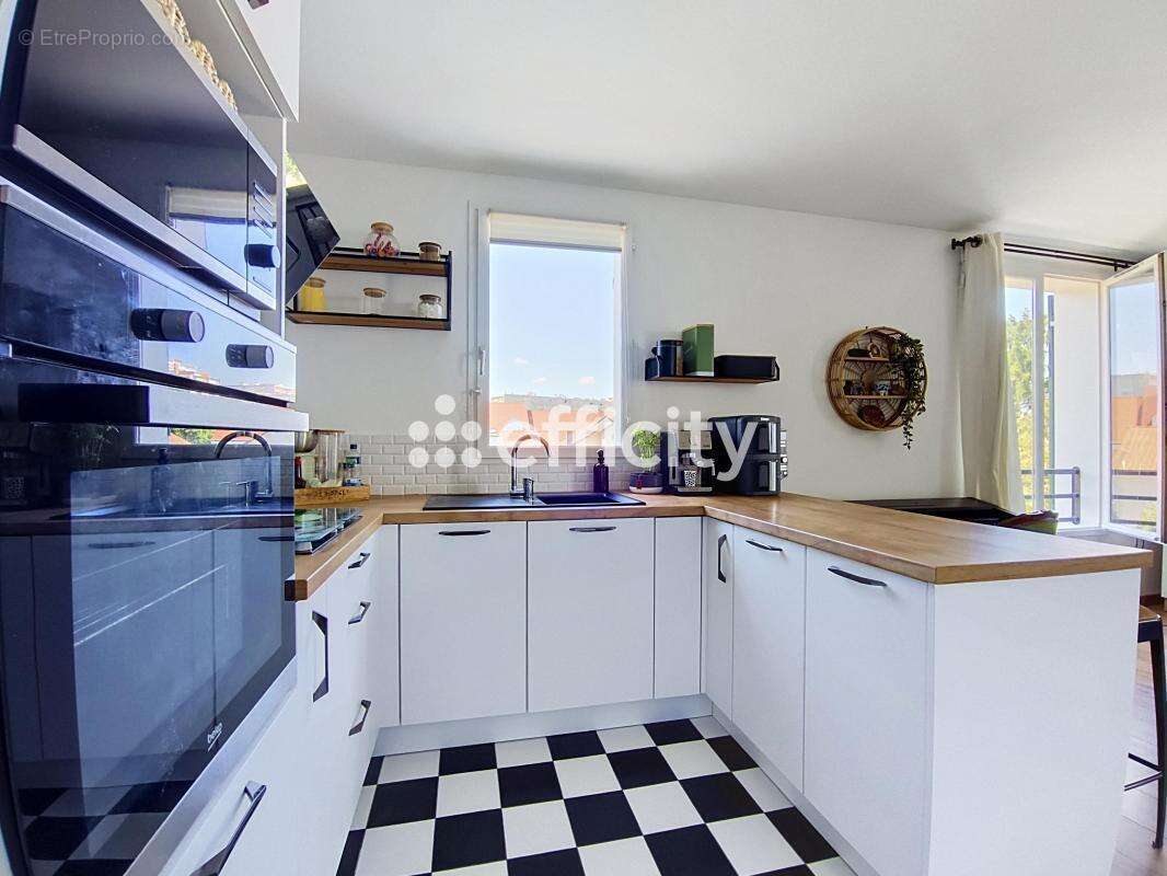 Appartement à SAINT-GRATIEN