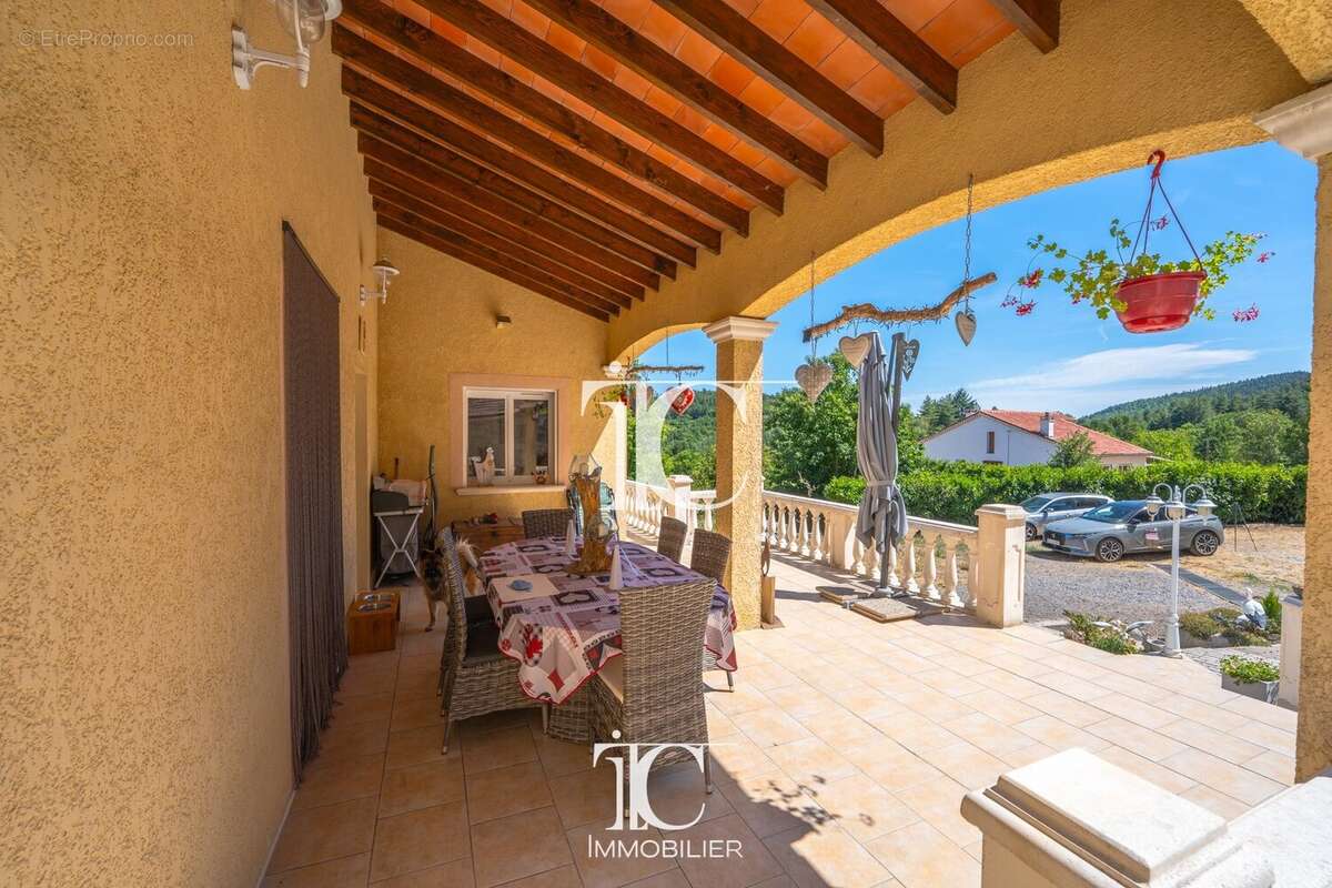 Villa 2005 140m² avec 5600m² terrain avec riviere - photo 34