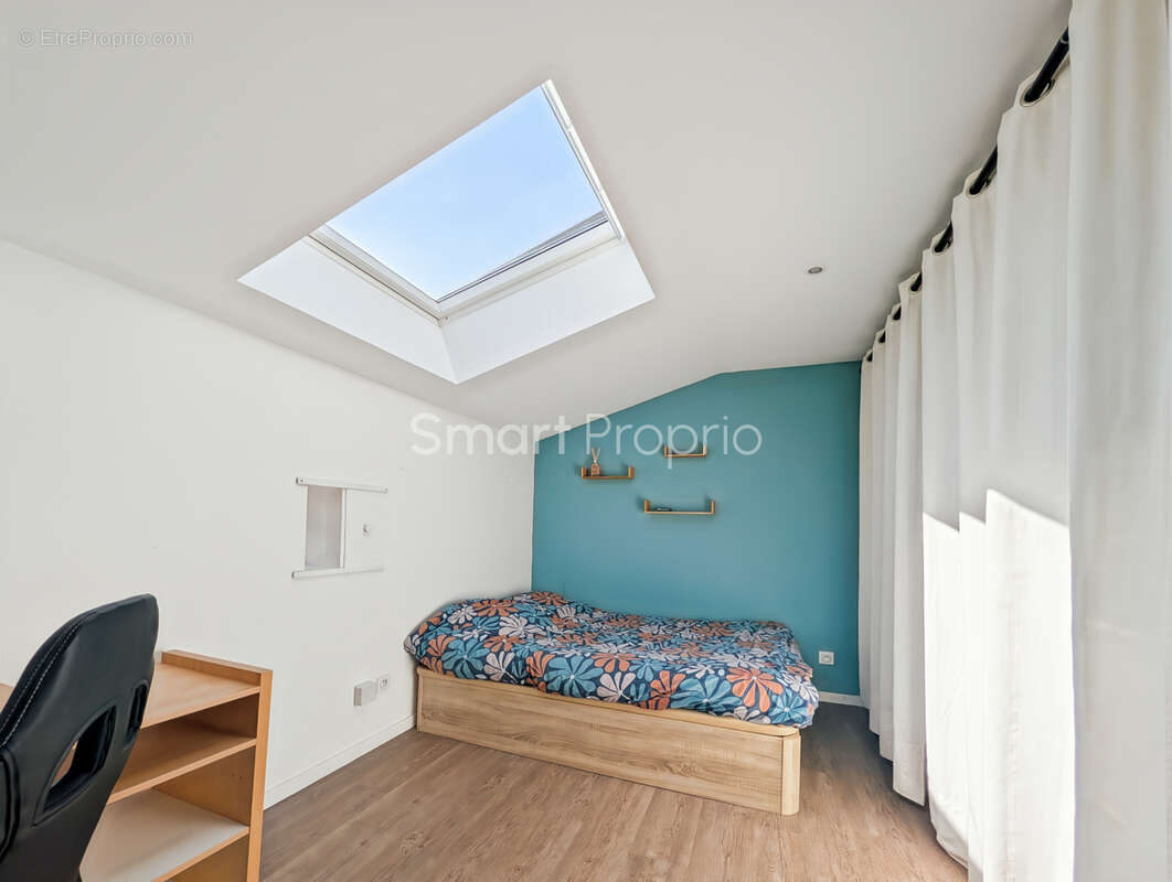 33320 eysines centre   maison familiale 134 m2   5 chambres   jardin - garage - photo 10