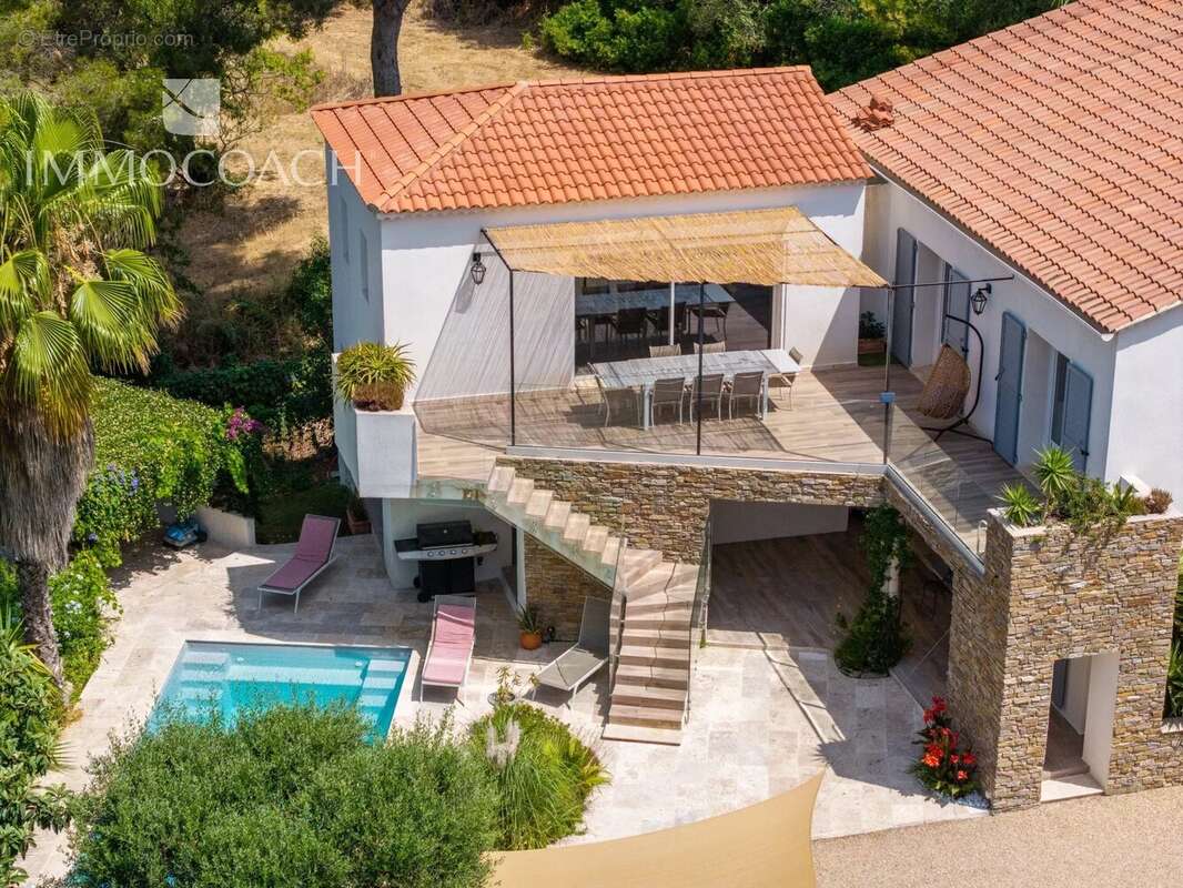 Maison à CARQUEIRANNE