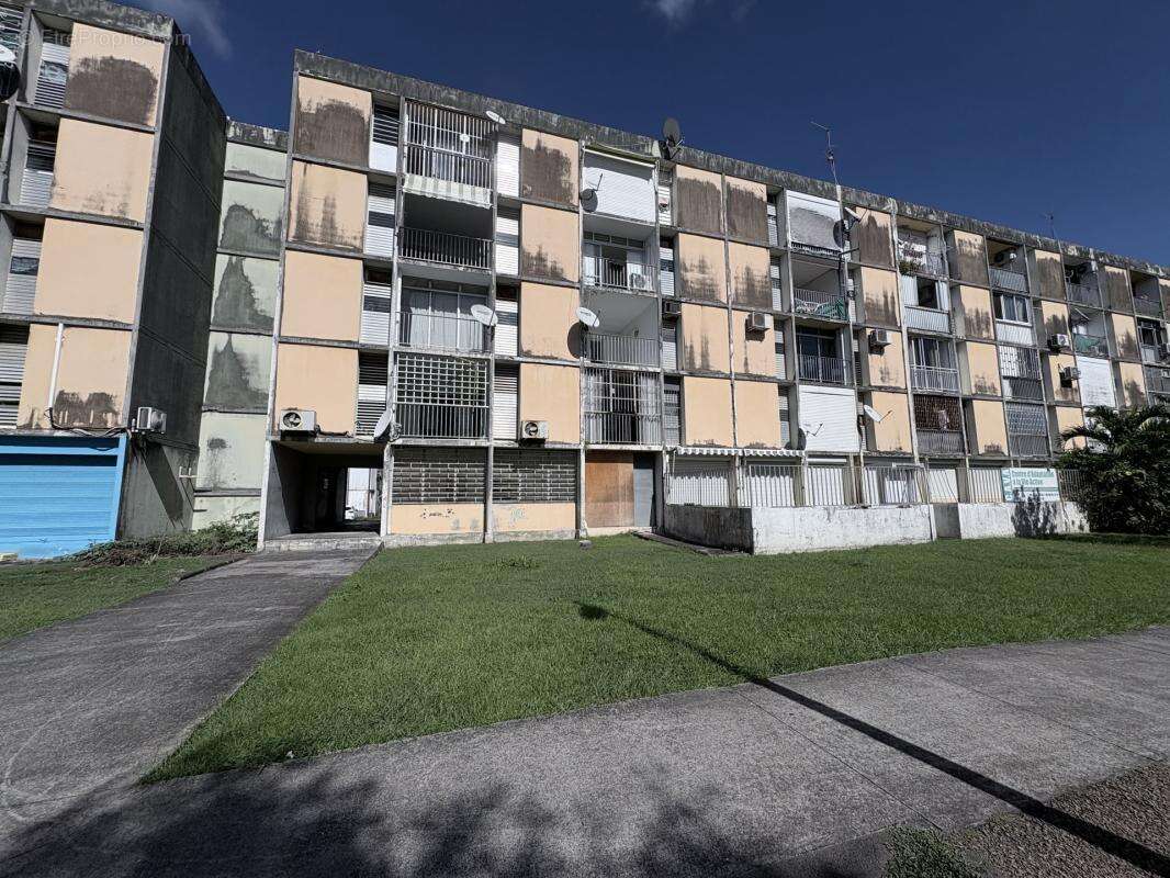 Appartement à LES ABYMES
