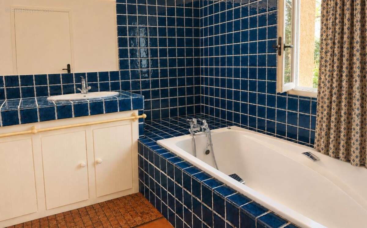 Maison à VENTABREN