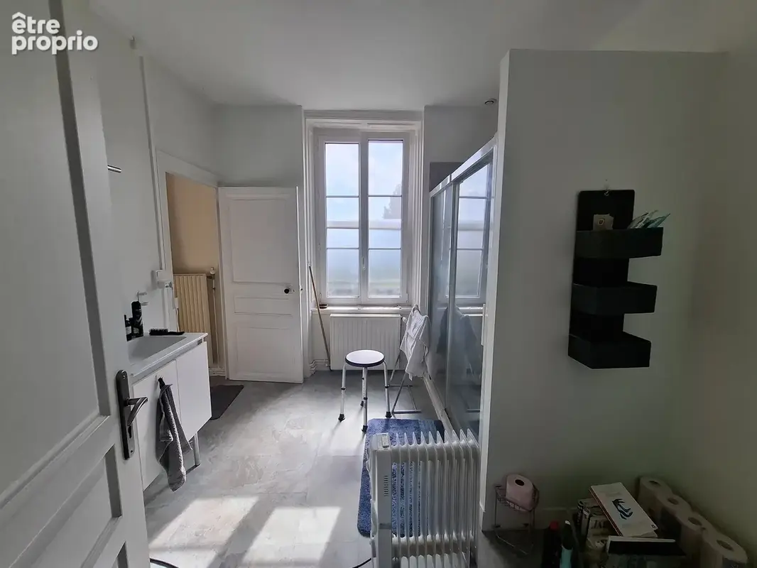 Grande maison en pierre avec deux grandes granges et jardins privés - photo 14