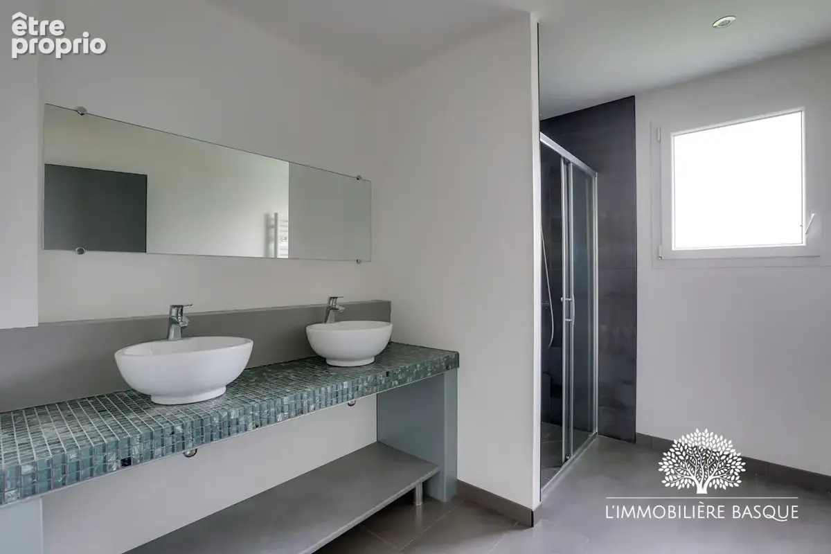 Maison 4 pièces 97 m² à vendre à Bassussarry (64200) - photo 9