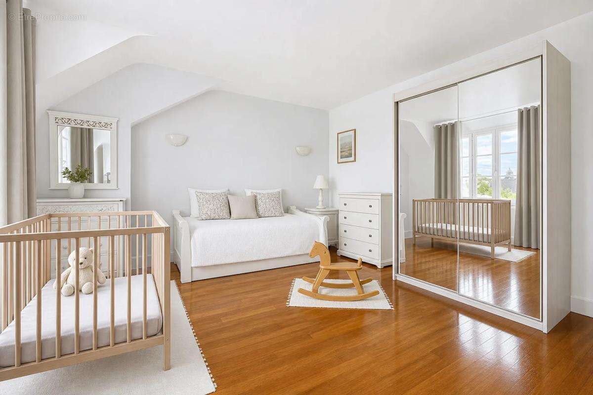 Maison de caractère de 7 pièces de 186 m² à Chécy - photo 15