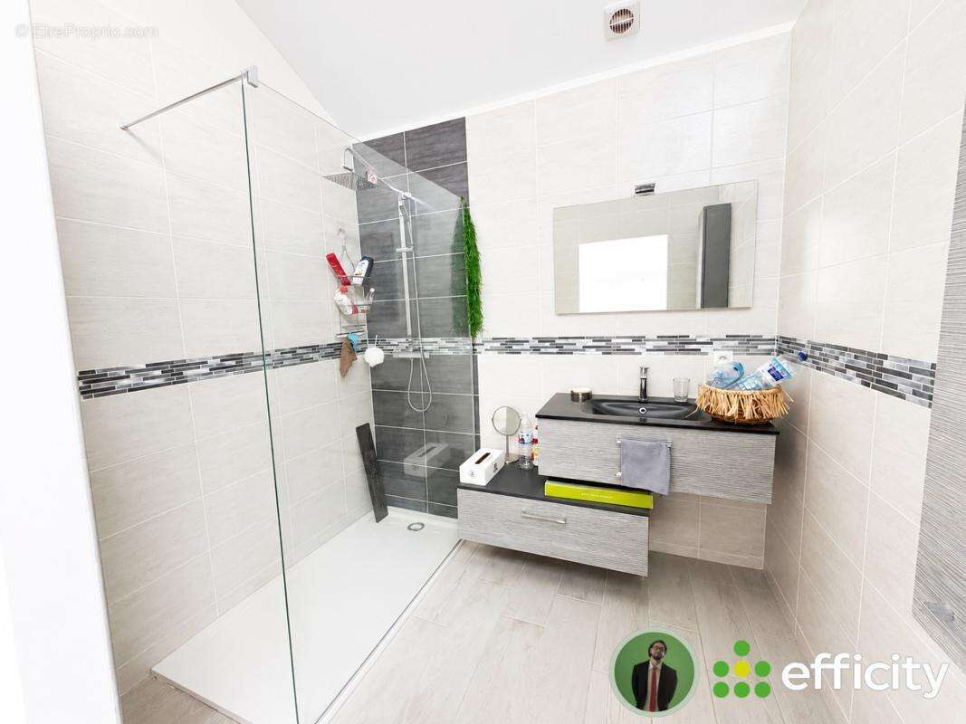 Maison 150 m² à Chaneins  - photo 12