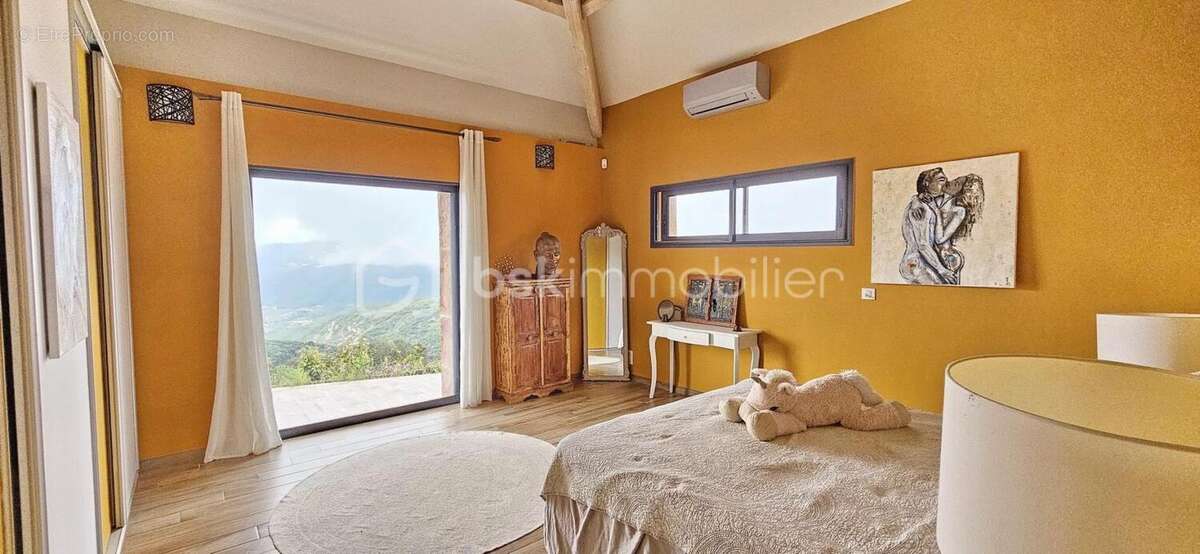Villa contemporaine avec vue exceptionnelle – Fozzano (Corse-du-Sud) - photo 9